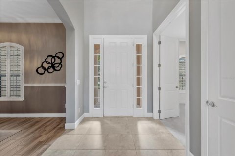 House in Tampa, Florida 5 bedrooms, 433.39 sq.m. № 2109240 - photo 4