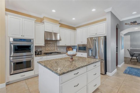 House in Tampa, Florida 5 bedrooms, 433.39 sq.m. № 2109240 - photo 9