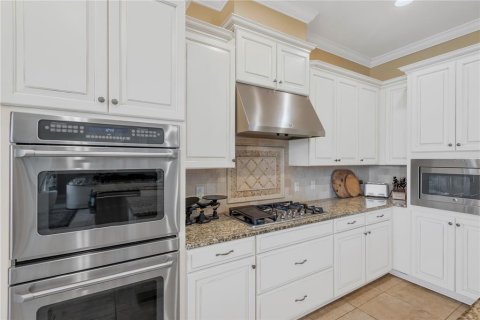 House in Tampa, Florida 5 bedrooms, 433.39 sq.m. № 2109240 - photo 10