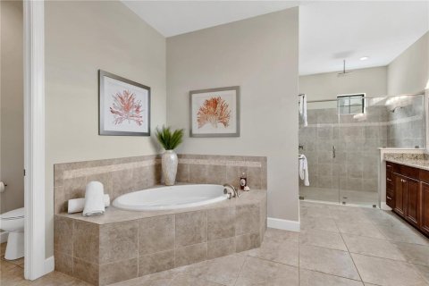 House in Tampa, Florida 5 bedrooms, 433.39 sq.m. № 2109240 - photo 22