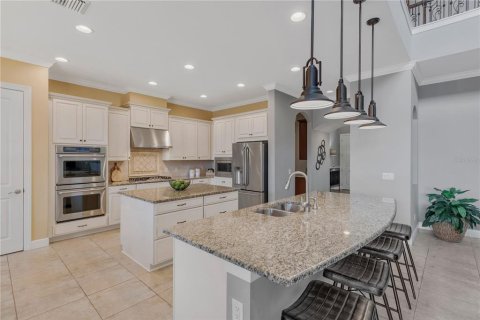 House in Tampa, Florida 5 bedrooms, 433.39 sq.m. № 2109240 - photo 11