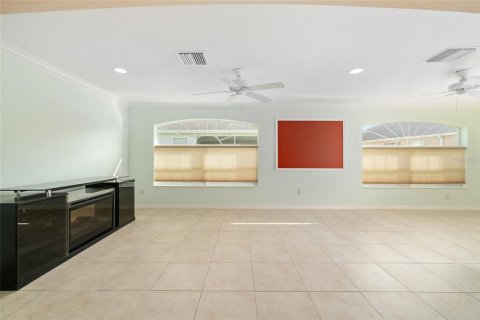 House in The Villages, Florida 3 bedrooms, 211.26 sq.m. № 1898912 - photo 14