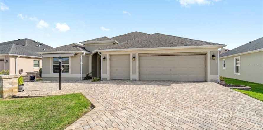 Villa ou maison à The Villages, Floride 3 chambres, 211.26 m2 № 1898912