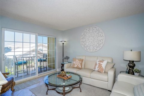 Condo in Indian Rocks Beach, Florida, 2 bedrooms  № 2212659 - photo 17