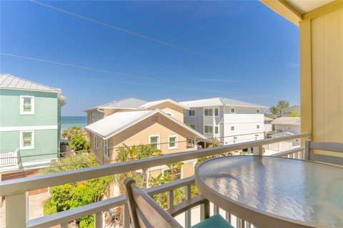 Condo in Indian Rocks Beach, Florida, 2 bedrooms  № 2212659 - photo 21