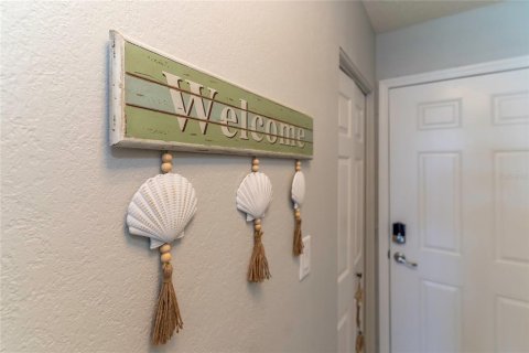 Condo in Indian Rocks Beach, Florida, 2 bedrooms  № 2212659 - photo 7