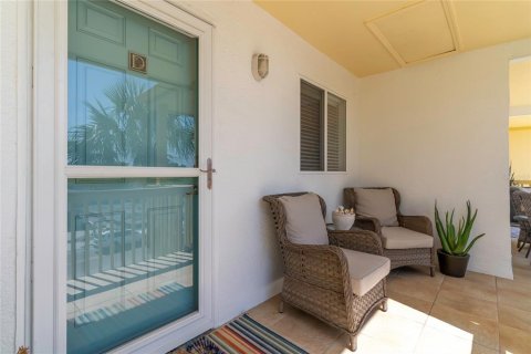 Condo in Indian Rocks Beach, Florida, 2 bedrooms  № 2212659 - photo 24