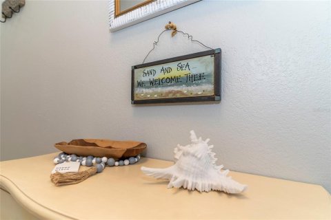 Condo in Indian Rocks Beach, Florida, 2 bedrooms  № 2212659 - photo 6