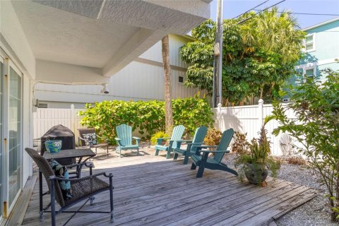 Condo in Indian Rocks Beach, Florida, 2 bedrooms  № 2212659 - photo 28