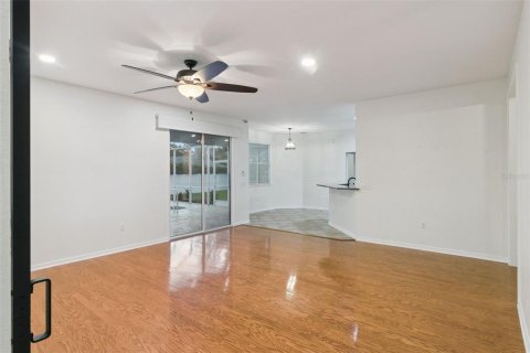 House in Lakeland, Florida 4 bedrooms, 185.34 sq.m. № 2348388 - photo 19