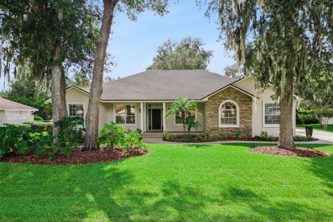 House in Lakeland, Florida 4 bedrooms, 185.34 sq.m. № 2348388
