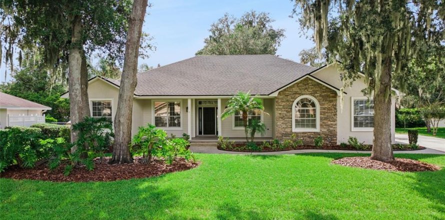 House in Lakeland, Florida 4 bedrooms, 185.34 sq.m. № 2348388
