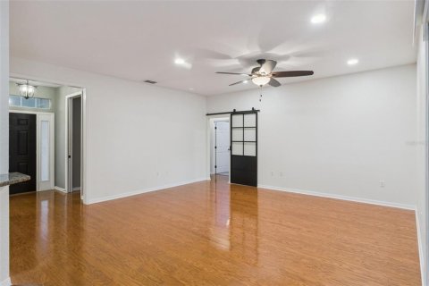 House in Lakeland, Florida 4 bedrooms, 185.34 sq.m. № 2348388 - photo 18