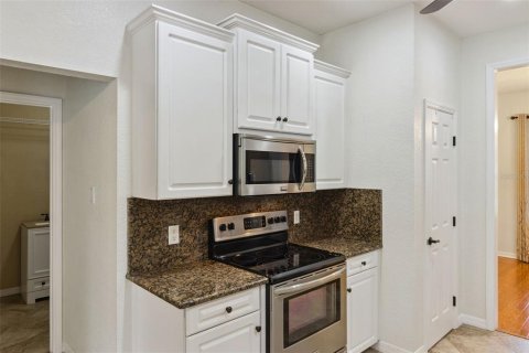 House in Lakeland, Florida 4 bedrooms, 185.34 sq.m. № 2348388 - photo 13
