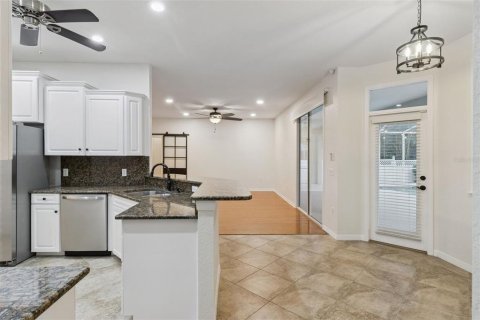 House in Lakeland, Florida 4 bedrooms, 185.34 sq.m. № 2348388 - photo 15