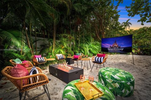 House in Fort Lauderdale, Florida 5 bedrooms, 283.91 sq.m. № 2012256 - photo 7