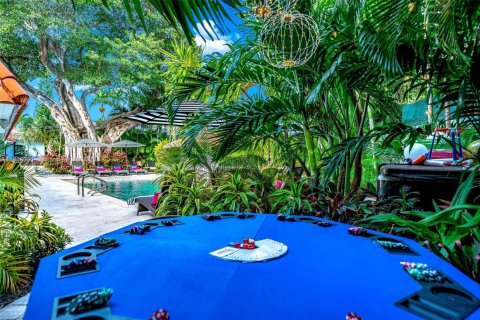 House in Fort Lauderdale, Florida 5 bedrooms, 283.91 sq.m. № 2012256 - photo 16