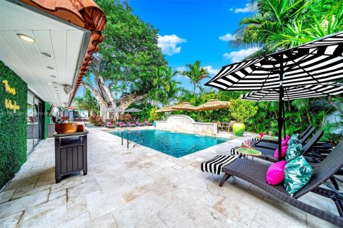 House in Fort Lauderdale, Florida 5 bedrooms, 283.91 sq.m. № 2012256 - photo 5