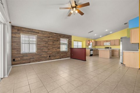 Villa ou maison à vendre à Davenport, Floride: 4 chambres, 177.26 m2 № 2417103 - photo 16