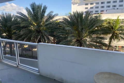 Copropriété à vendre à Miami Beach, Floride: 51.1 m2 № 1772488 - photo 3