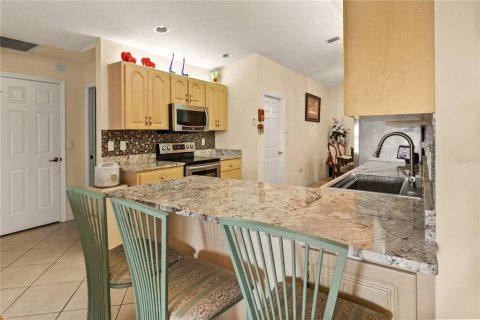 House in Tavares, Florida 3 bedrooms, 178.37 sq.m. № 1509865 - photo 12