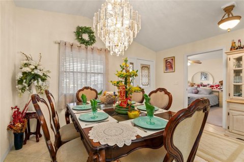House in Tavares, Florida 3 bedrooms, 178.37 sq.m. № 1509865 - photo 6