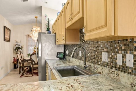 House in Tavares, Florida 3 bedrooms, 178.37 sq.m. № 1509865 - photo 11