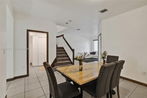 Купить таунхаус в Майами, Флорида 4 спальни, 178.37м2, № 2051124 - фото 9