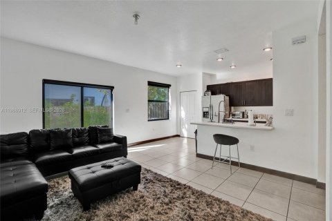 Купить таунхаус в Майами, Флорида 4 спальни, 178.37м2, № 2051124 - фото 14