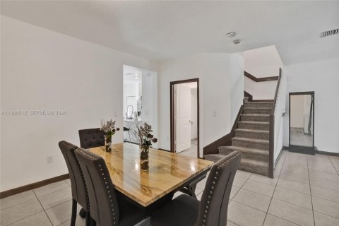 Купить таунхаус в Майами, Флорида 4 спальни, 178.37м2, № 2051124 - фото 10