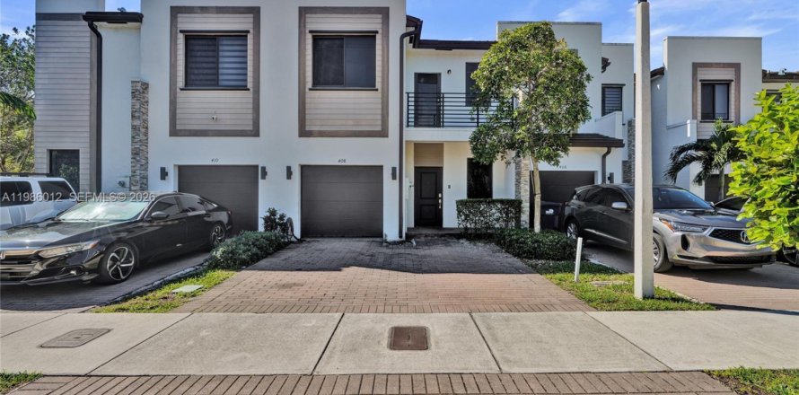 Таунхаус в Майами, Флорида 4 спальни, 178.37м2 № 2051124