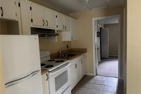 Appartement à louer à Belleview, Floride: 1 chambre, 80.27 m2 № 2377582 - photo 2