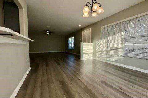 Touwnhouse à louer à Zephyrhills, Floride: 3 chambres, 126.63 m2 № 2214334 - photo 6