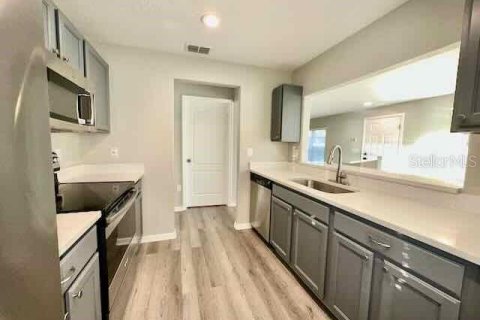 Touwnhouse à louer à Zephyrhills, Floride: 3 chambres, 126.63 m2 № 2214334 - photo 10