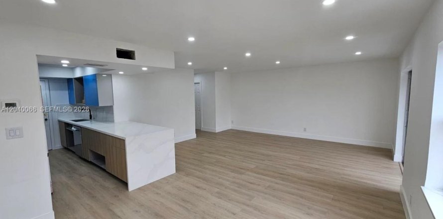 Condo à Hialeah, Floride, 2 chambres  № 2085872