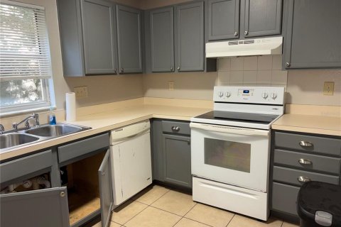 Condo in New Port Richey, Florida, 2 bedrooms  № 2108693 - photo 2