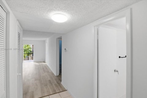 Купить кондоминиум в Лодерхилл, Флорида 2 спальни, 80.82м2, № 2009083 - фото 20