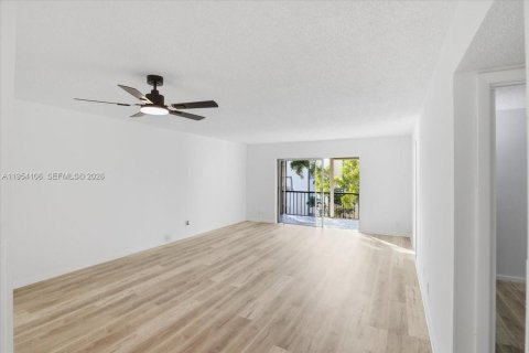 Купить кондоминиум в Лодерхилл, Флорида 2 спальни, 80.82м2, № 2009083 - фото 3