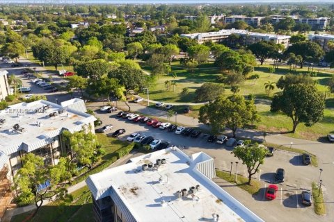 Купить кондоминиум в Лодерхилл, Флорида 2 спальни, 80.82м2, № 2009083 - фото 10