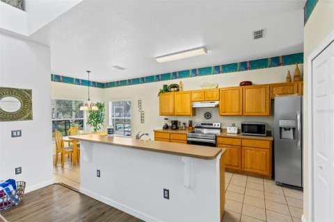 House in Kissimmee, Florida 5 bedrooms, 244.89 sq.m. № 2148483 - photo 8