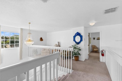 House in Kissimmee, Florida 5 bedrooms, 244.89 sq.m. № 2148483 - photo 21