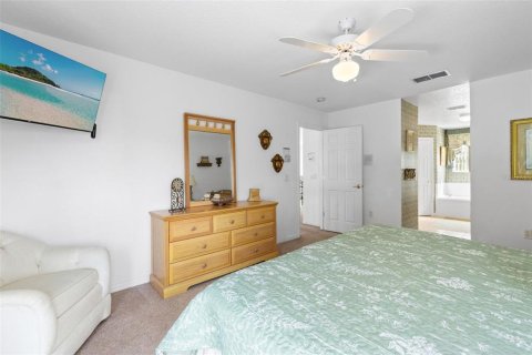 House in Kissimmee, Florida 5 bedrooms, 244.89 sq.m. № 2148483 - photo 25