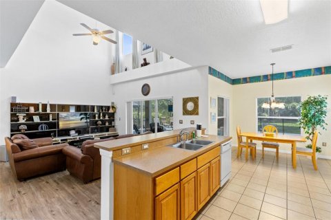 House in Kissimmee, Florida 5 bedrooms, 244.89 sq.m. № 2148483 - photo 12