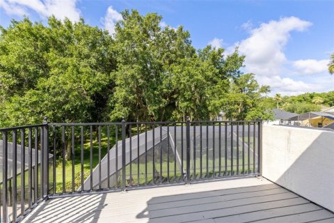 House in Kissimmee, Florida 5 bedrooms, 244.89 sq.m. № 2148483 - photo 26