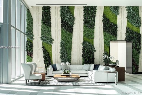 Condo in Miami, Florida, 2 bedrooms  № 2007106 - photo 13