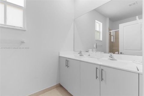 Купить таунхаус в Корал-Спрингс, Флорида 3 спальни, 124.86м2, № 1923781 - фото 13