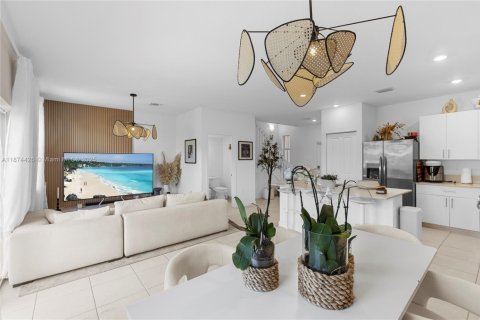 Купить таунхаус в Корал-Спрингс, Флорида 3 спальни, 124.86м2, № 1923781 - фото 7