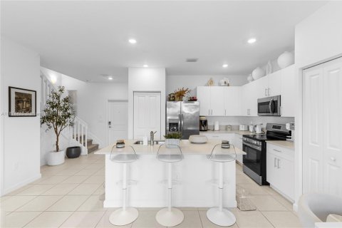 Купить таунхаус в Корал-Спрингс, Флорида 3 спальни, 124.86м2, № 1923781 - фото 19