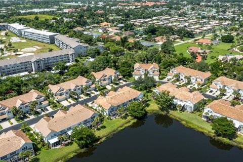 Townhouse in Fort Myers, Florida 3 bedrooms, 151.8 sq.m. № 1326280 - photo 7