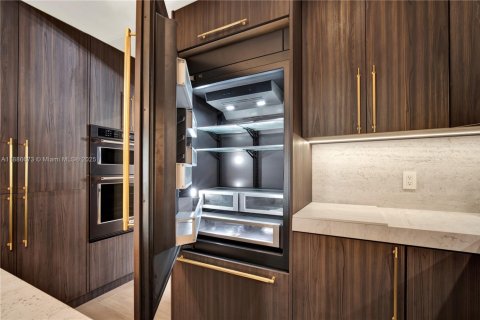 Купить виллу или дом в Корал-Гейблс, Флорида 3 спальни, 204.01м2, № 1949501 - фото 17